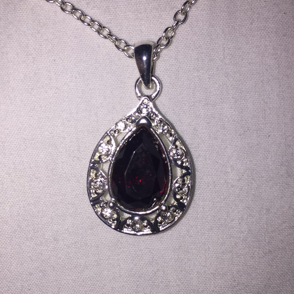 ruby rose necklace - Picture 3 of 3